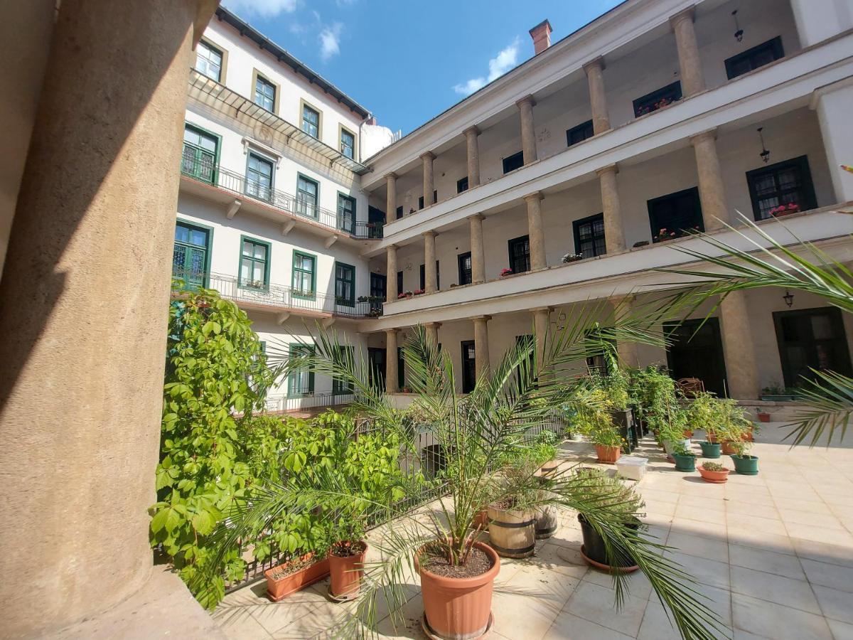 Home City Center Terrace Apartment Budapest Luaran gambar